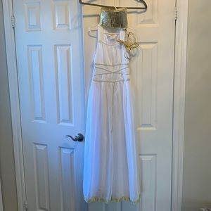 Greek goddess costume good condition. With accessories size 10-12